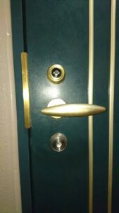 東久留米市 O様依頼 鍵折れ修理の作業写真