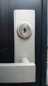 八王子市 鍵交換の作業写真1