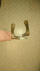調布市 トイレ錠交換の作業写真