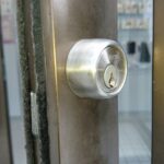 立川市 玄関鍵修理の作業写真
