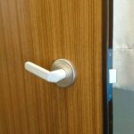 あきる野市 トイレ錠交換の作業写真