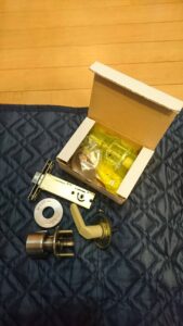 あきる野市 トイレ錠交換の作業写真3