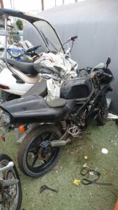 立川市 バイク鍵作成の作業写真2