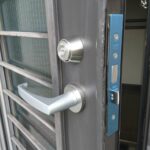 東大和市 玄関故障による解錠交換作業の写真