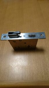 あきる野市 錠前不具合の作業写真