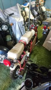 立川市 バイクの鍵作成の作業写真2