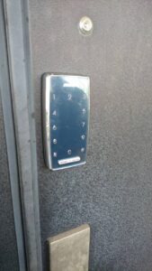 国分寺市 スマートリムロック新規取り付けの作業写真4