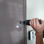 調布市 指紋認証錠 新規取り付けの作業写真