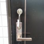 川崎市高津区 補助錠新規取り付けの作業写真