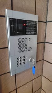 神奈川県 相模原市 マンションエントランス共用部 キースイッチ修理の作業写真