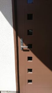 昭島市 補助錠新規取り付けの作業写真1