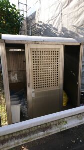 国分寺市 マンション共用ごみ置き場の鍵修理の作業写真