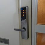 八王子市 暗証番号式錠前交換の作業写真
