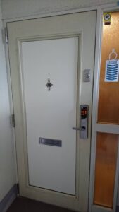 八王子市 暗証番号式錠前交換の作業写真1