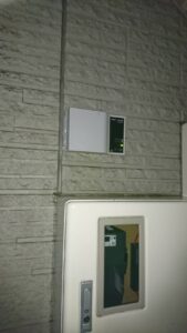 立川市 電気錠操作盤交換の作業写真3