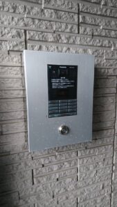 立川市 電気錠操作盤交換の作業写真4