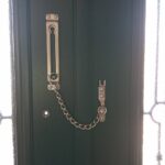八王子市 ドアチェーン取り付けの作業写真