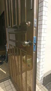 国分寺市 GOAL 装飾錠交換の作業写真3