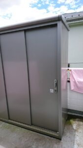 八王子市 スチール製物置の鍵なし作成の作業写真3