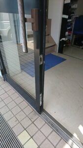 立川市 フランスおとし交換の作業写真3