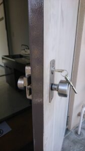 多摩市 入居に伴う鍵交換の作業写真