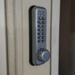 多摩市 デジタルロックの交換の作業写真3