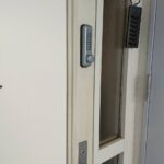 多摩市 デジタルロックの交換の作業写真2