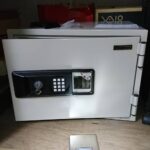 昭島市 家庭用ホーム金庫故障の作業写真