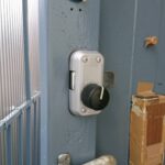 昭島市 補助錠新規取り付けの作業写真2