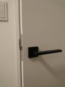 東大和市 室内錠新規取り付けの作業写真1