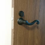 多摩市 室内扉に鍵付きの作業写真2