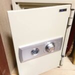 埼玉県 入間市 家庭用金庫解錠の作業写真2