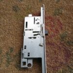 福生市 錠前部品交換の作業写真2