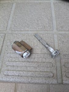 調布市 錠前修理とシリンダー交換の作業写真2