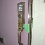 小平市 玄関ドア不具合解錠の作業写真2