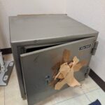 小平市 ホーム金庫故障解錠の作業写真