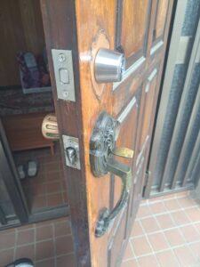 日野市 錠前シリンダー交換の作業写真2
