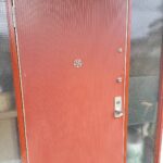 日野市 玄関鍵取り付けの作業写真2