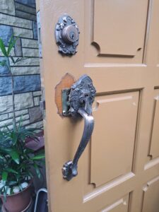東大和市 錠前故障交換の作業写真1