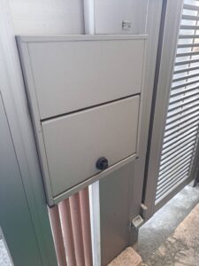 羽村市 ダイヤルポスト解錠の作業写真2