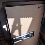 昭島市 業務用金庫引き出し鍵の解錠作業の写真1