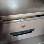 昭島市 業務用金庫引き出し鍵の解錠作業の写真2