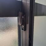 埼玉県所沢市 玄関ドアの建付け修理の作業写真3