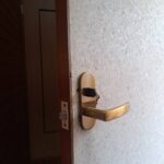 日野市 トイレ錠前故障の作業写真4