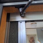 西多摩郡日の出町 ドアクローザー交換の作業写真2