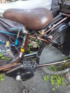 武蔵村山市 電動自転車鍵開錠の作業写真2