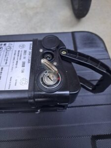 瑞穂町 電動自転車鍵作成の作業写真3