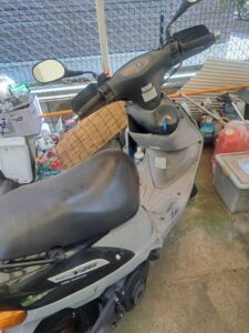 埼玉県狭山市 スズキ原付バイク鍵の作成の作業写真