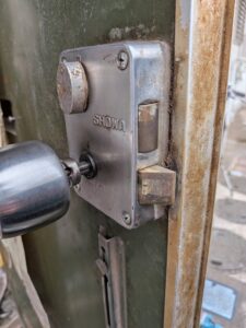 東久留米市 錠前交換の作業写真1