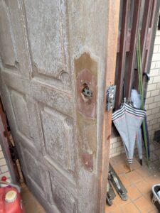 あきる野市 鍵紛失による錠前交換の作業写真2
